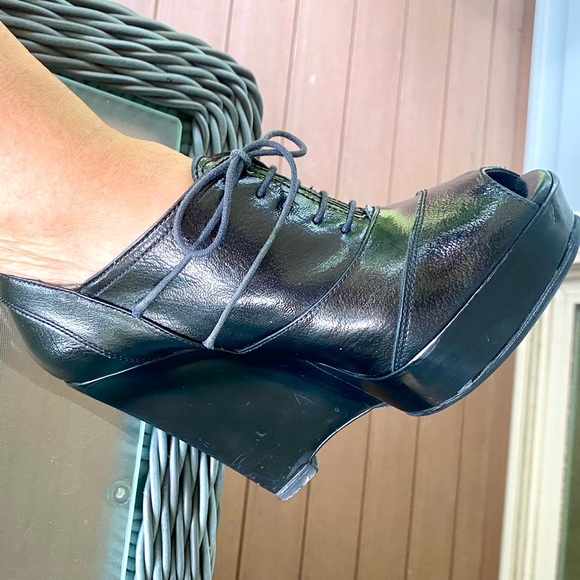 ❤️ MARNI — Great Peep toe, Lace up, Shiny Black Leather Wedge Heels ! ❤️ Size 37 - Picture 9 of 12